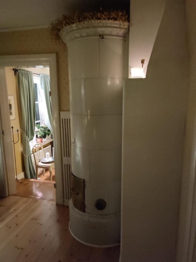Den Unika Sekelskiftsvaningen. Apartment Norrtalje Bagian luar foto
