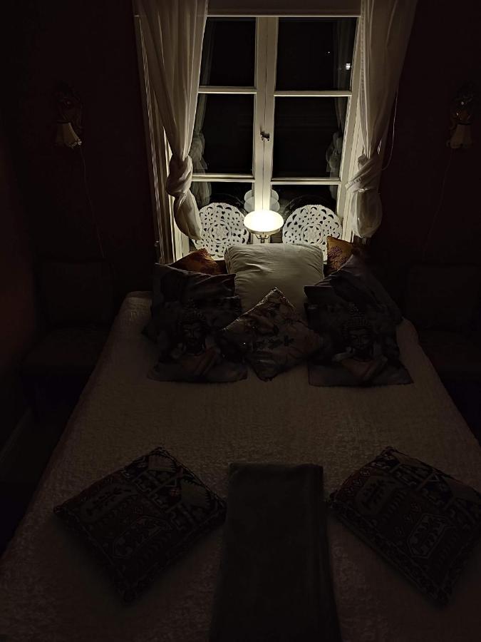 Den Unika Sekelskiftsvaningen. Apartment Norrtalje Bagian luar foto