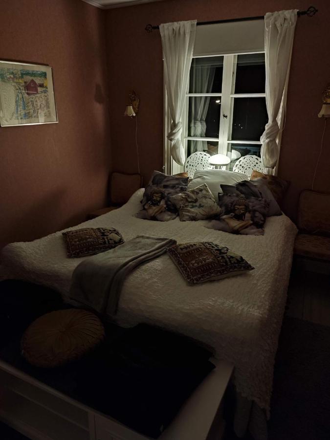 Den Unika Sekelskiftsvaningen. Apartment Norrtalje Bagian luar foto