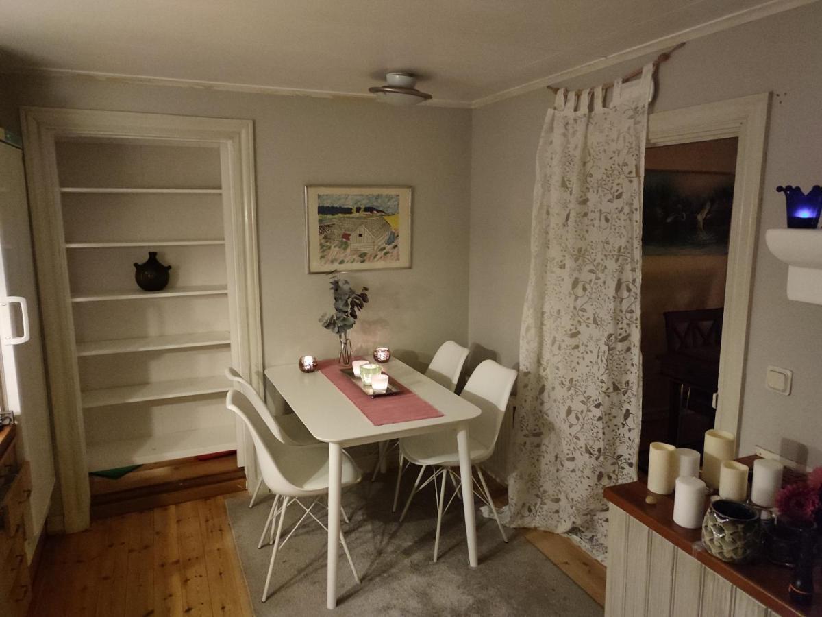 Den Unika Sekelskiftsvaningen. Apartment Norrtalje Bagian luar foto