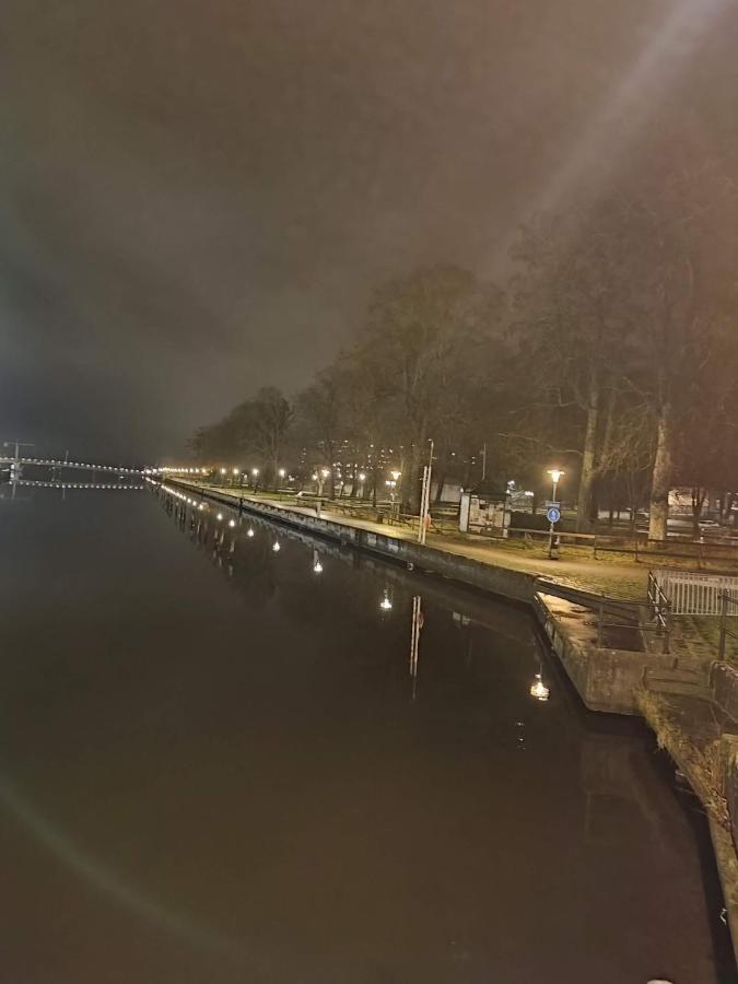 Den Unika Sekelskiftsvaningen. Apartment Norrtalje Bagian luar foto