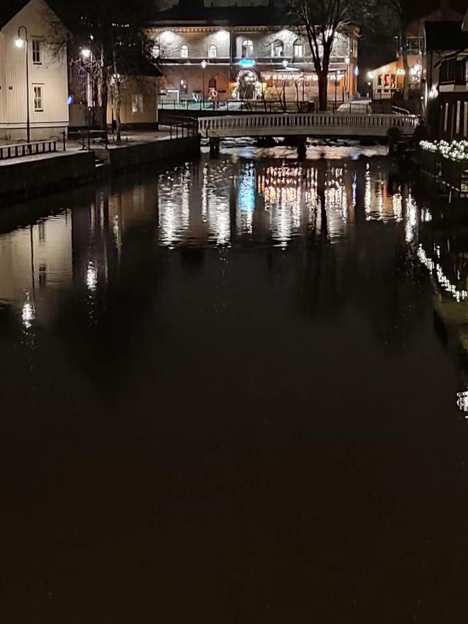Den Unika Sekelskiftsvaningen. Apartment Norrtalje Bagian luar foto